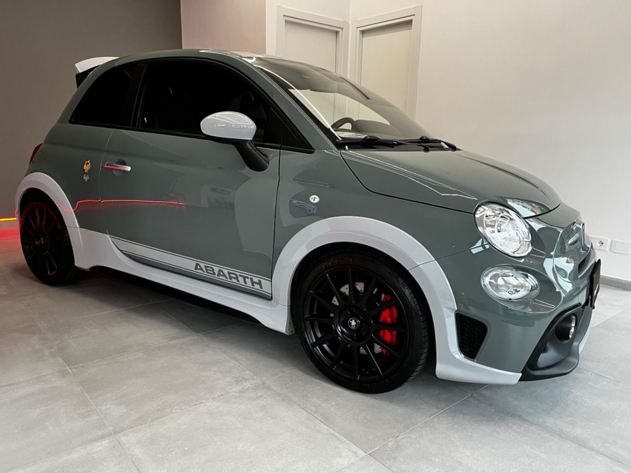 Abarth 695 70° anniversario (1949 esemplari)