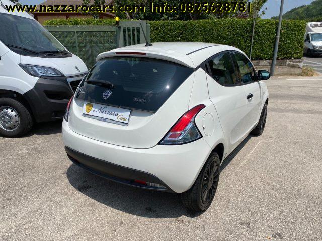 LANCIA Ypsilon 1.0 FireFly 5 porte S&S Hybrid Ecochic Silver