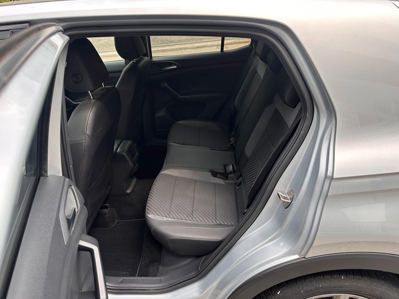 Volkswagen T-Cross 1.0 TSI 110 CV DSG R-Line