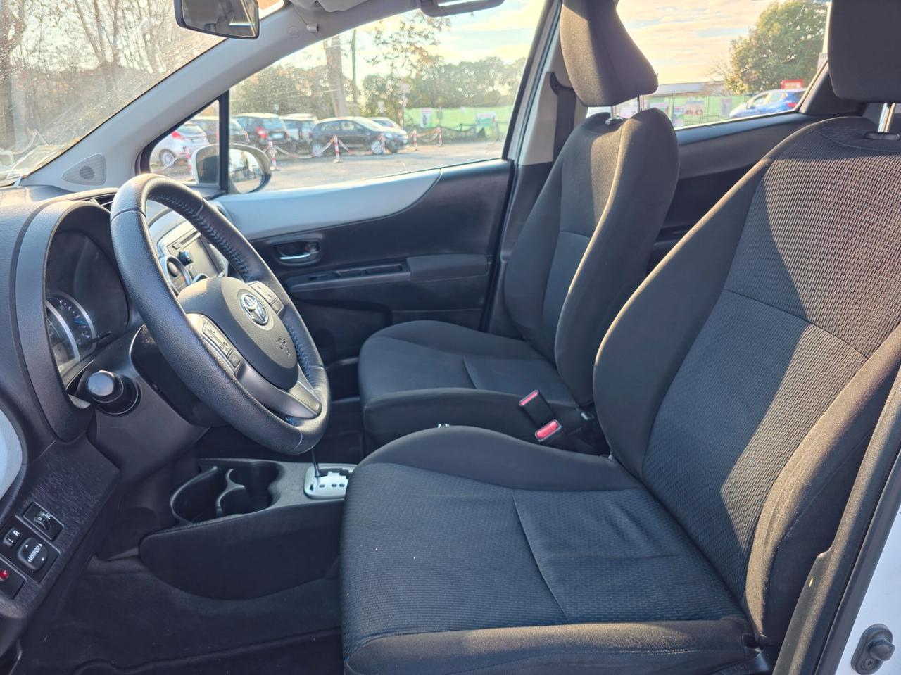 Toyota Yaris 1.5 Hybrid 5 porte Lounge 2014-E5B Automatico NEO