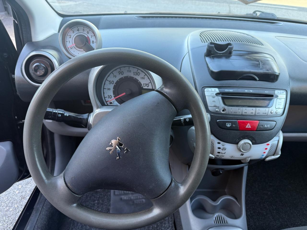 Peugeot 107 1.0 68CV 5p. Sweet Years 2Tronic