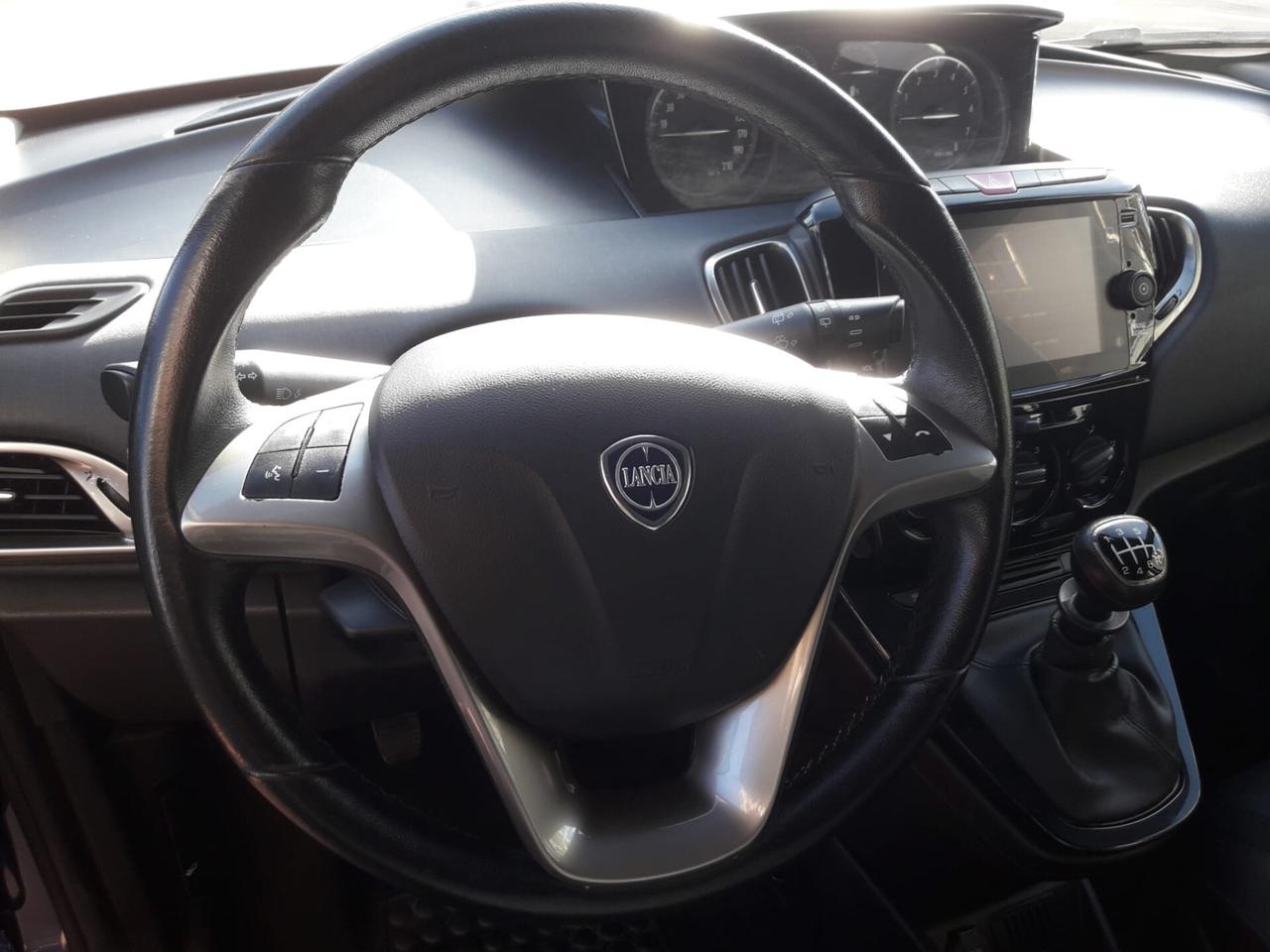 Lancia Ypsilon 1.0 FireFly 5 porte S&S Hybrid Gold