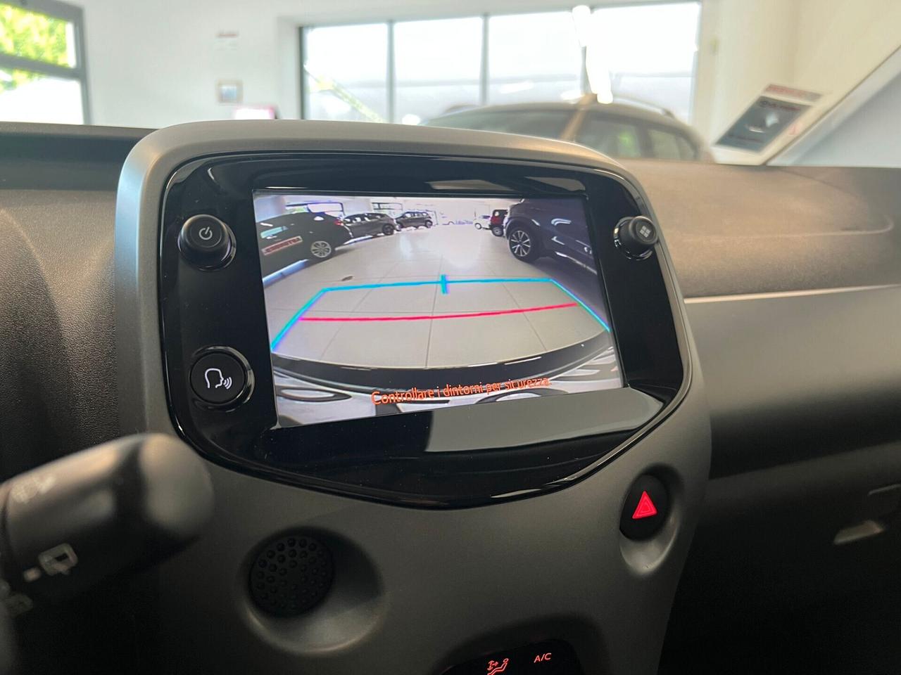 Toyota Aygo Connect 1.0 VVT-i 72 CV 5 porte x-fun