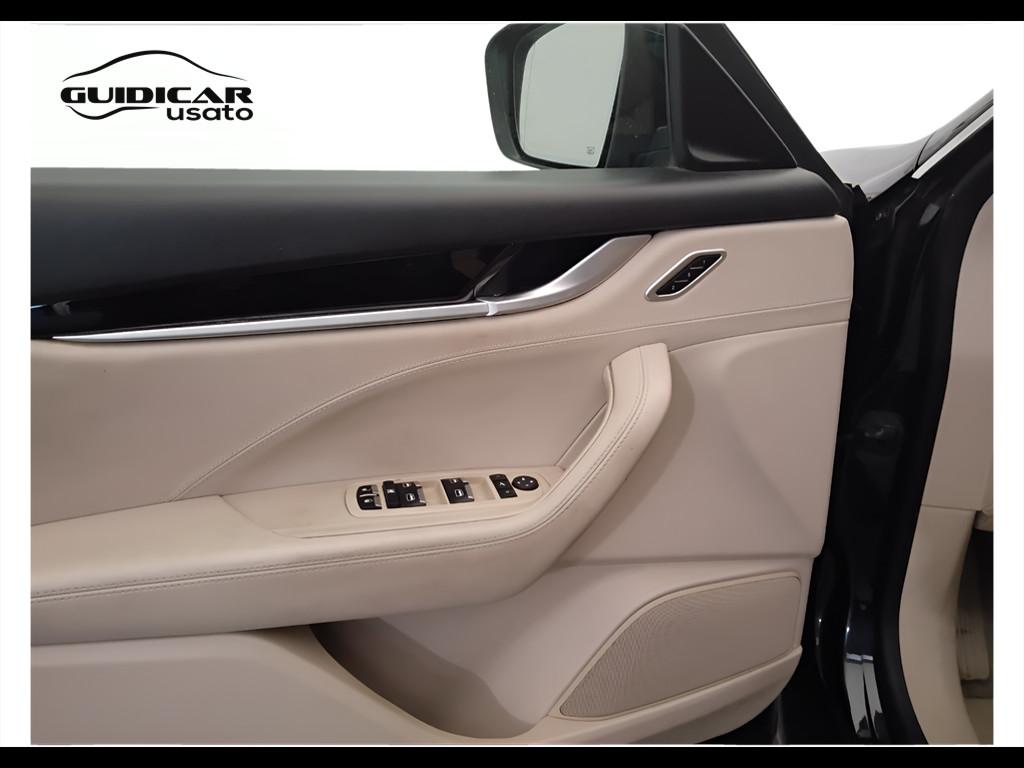 MASERATI Levante - Levante 3.0 V6 250cv auto