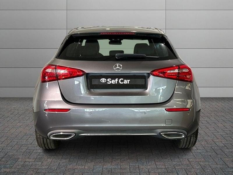 Mercedes-Benz Classe A Berlina 180 Automatic Business 136 cv