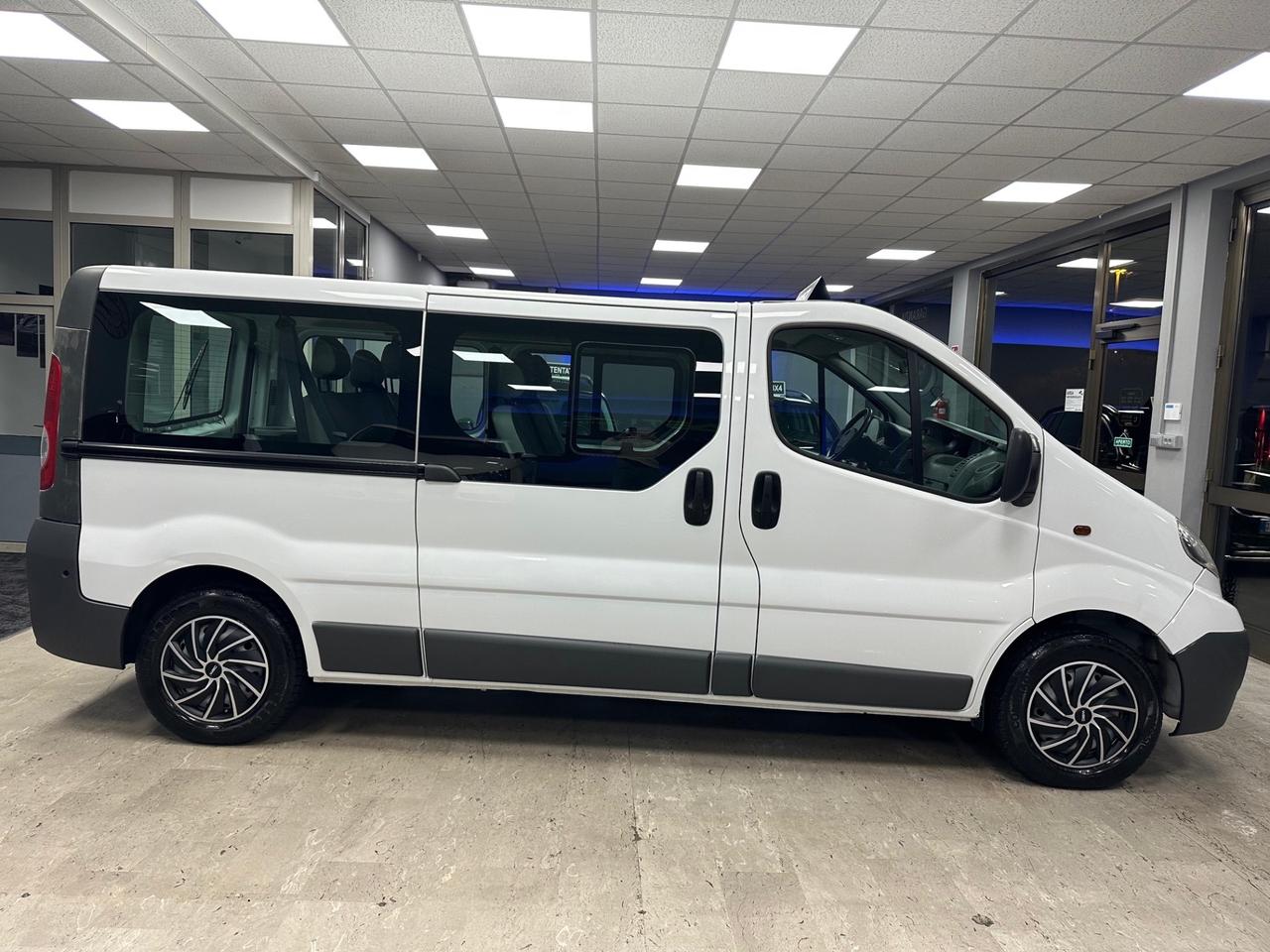Opel Vivaro 29 2.0 CDTI PC-TN Furgone Vetrato Fap 9 POSTI