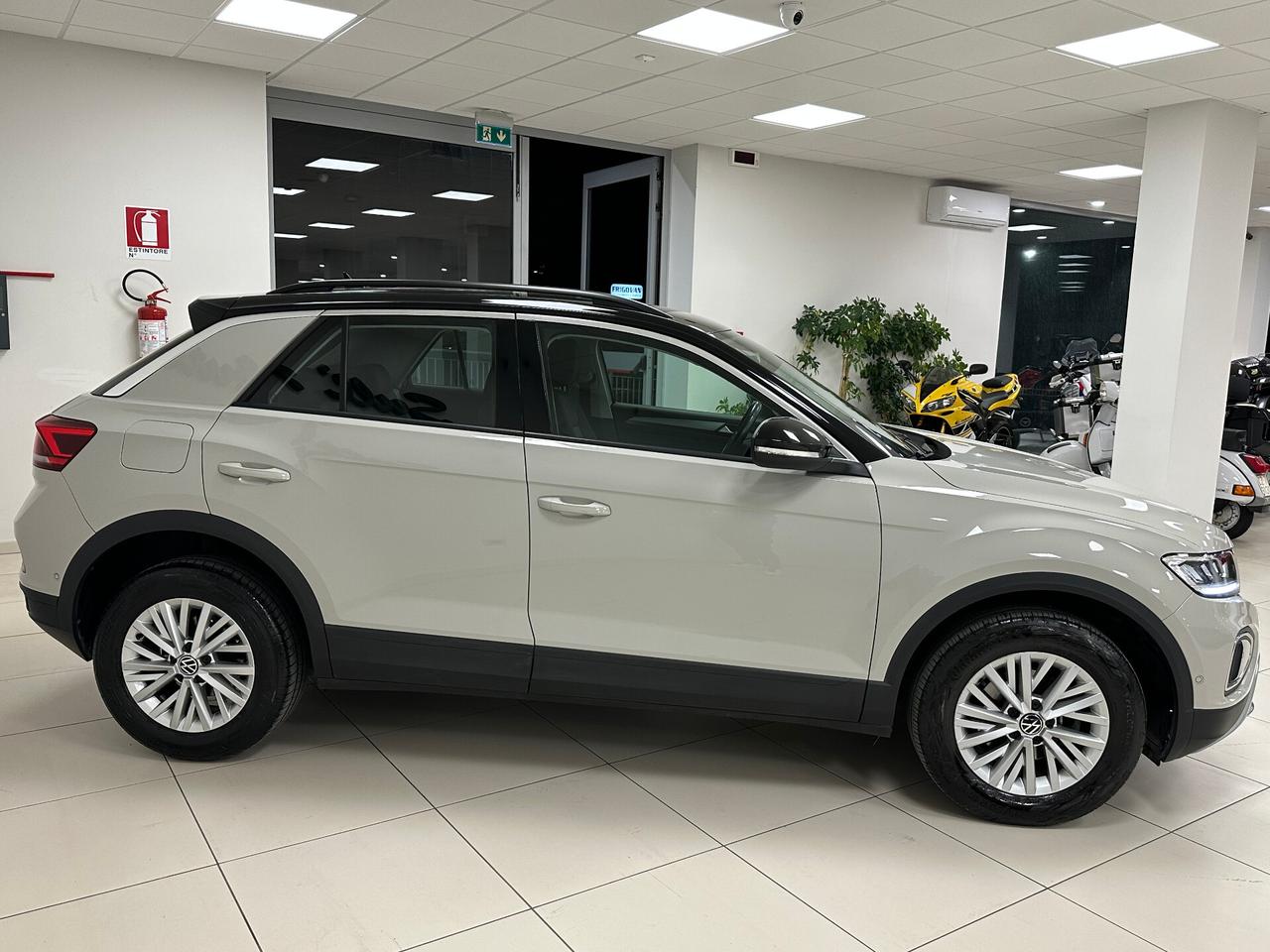Volkswagen T-Roc 1.0 TSI 110 CV Life - 2023