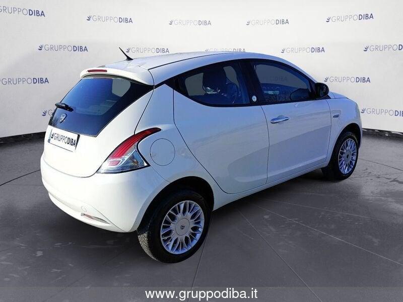 Lancia Ypsilon III 2015 Benzina 0.9 t.air Silver ecochic metano 80cv