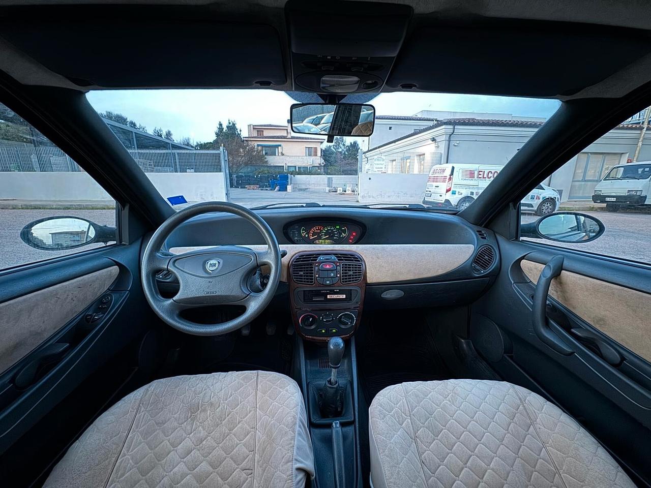 LANCIA YPSILON UNICO PROPRIETARIO -