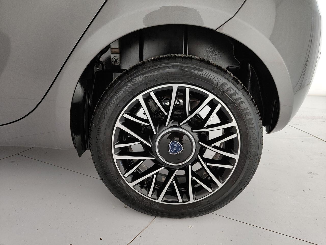 Lancia Ypsilon 1.0 FireFly 5 porte S&S Hybrid Platino