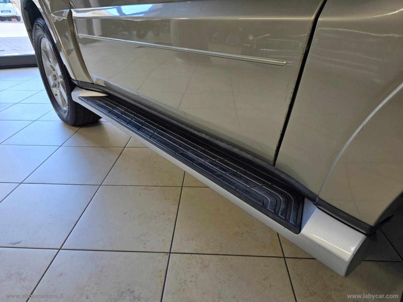MITSUBISHI Pajero 3.2 DI-D 16V A/T 3p. Instyle