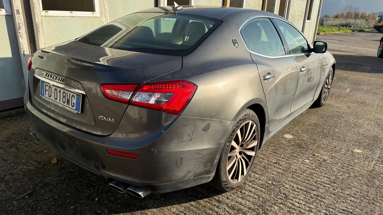 Maserati Ghibli V6 Diesel 250 cv motore rotto