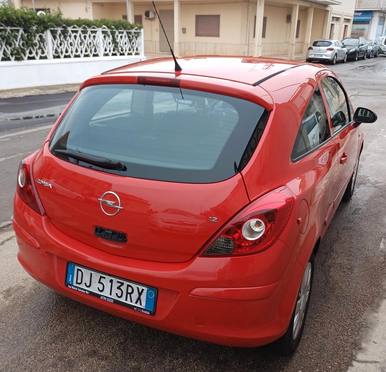 Opel Corsa 1.2 3 porte Club