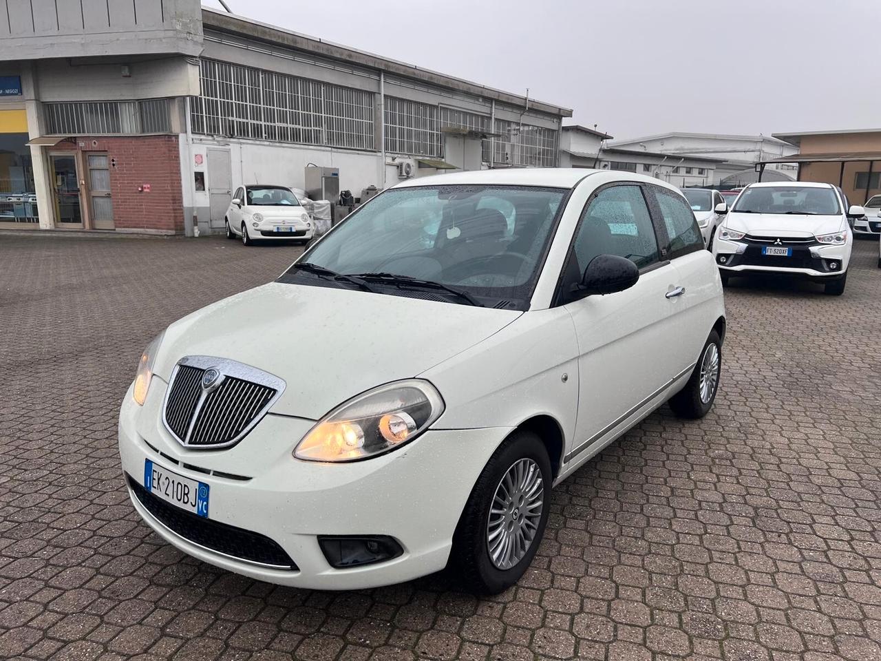 Lancia Ypsilon 1.3 MJT 75 CV Platinum