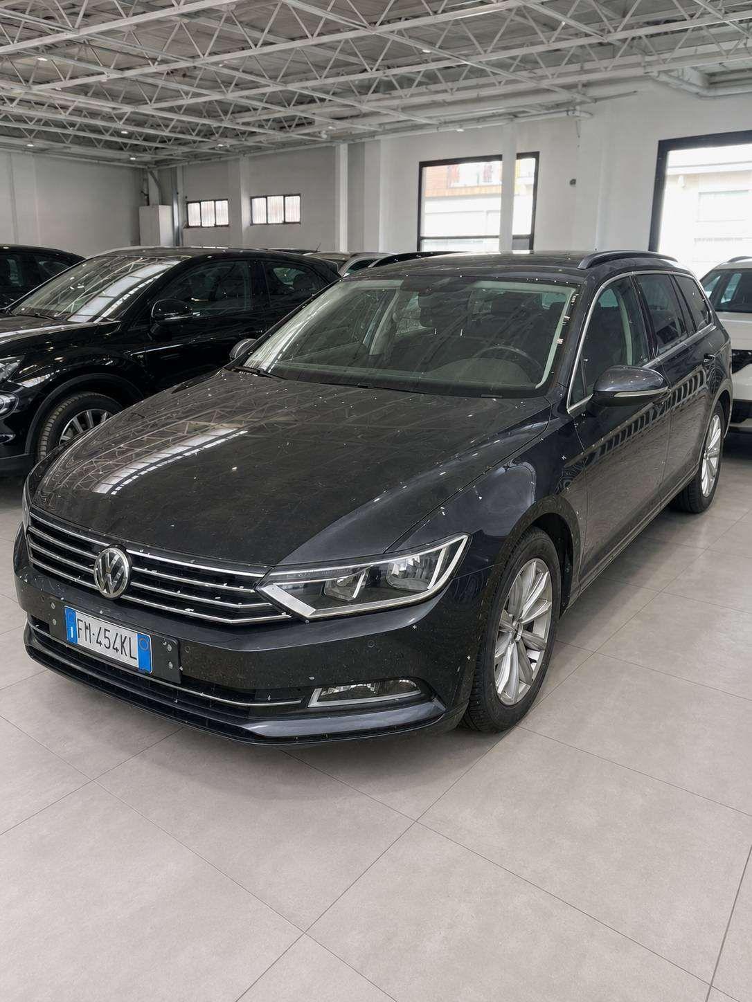 Volkswagen Passat Variant 1.6 tdi Comfortline 120cv dsg leggere descrizione