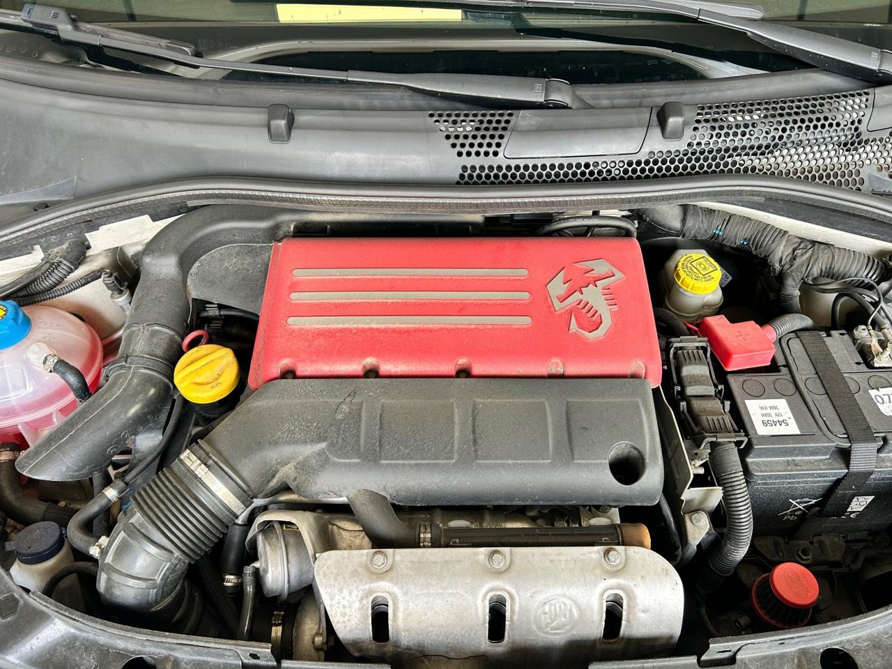 Abarth 500 1.4 Turbo T-Jet Custom