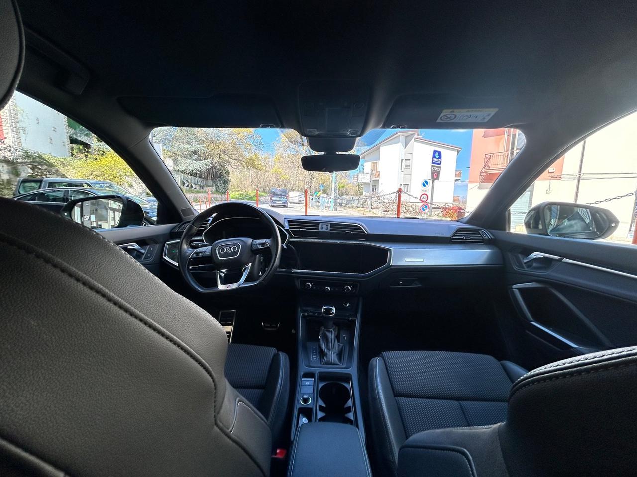 Audi Q3 40 TFSI quattro S tronic S line edition