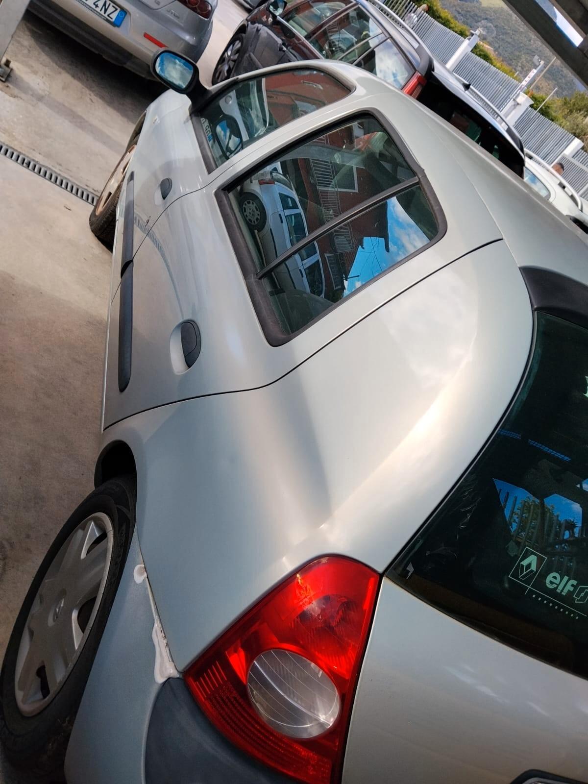 Renault Clio 1.2 cat 3 porte Confort Authentique
