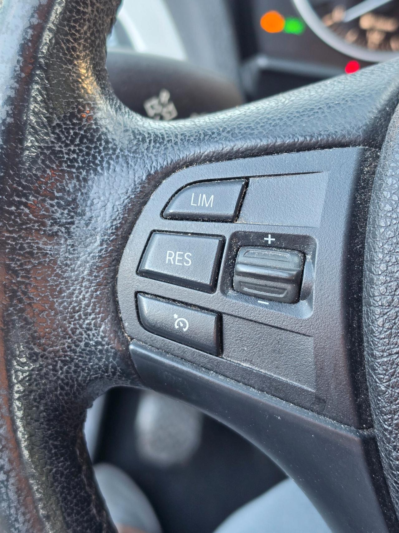 Bmw 118 118d 5p. Unique