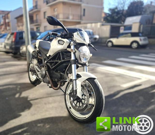 DUCATI Monster 696 MONSTER 696