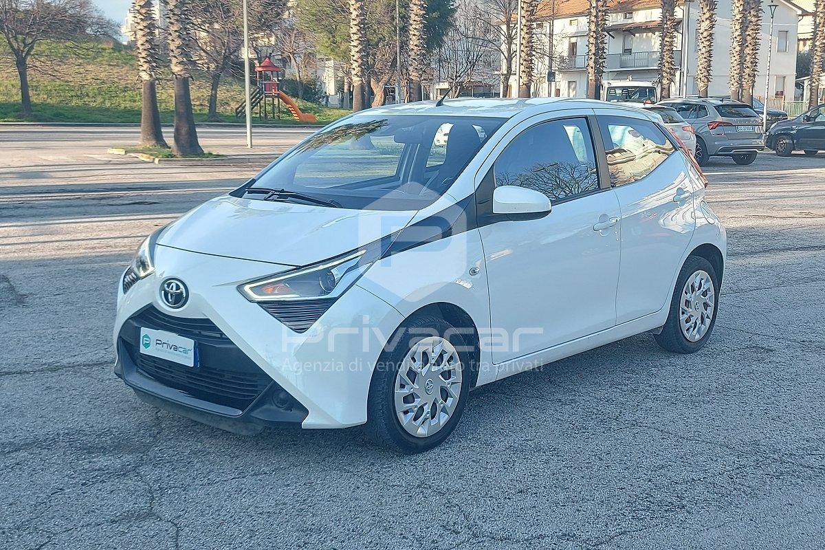 TOYOTA Aygo Connect 1.0 VVT-i 72 CV 5 porte x-play