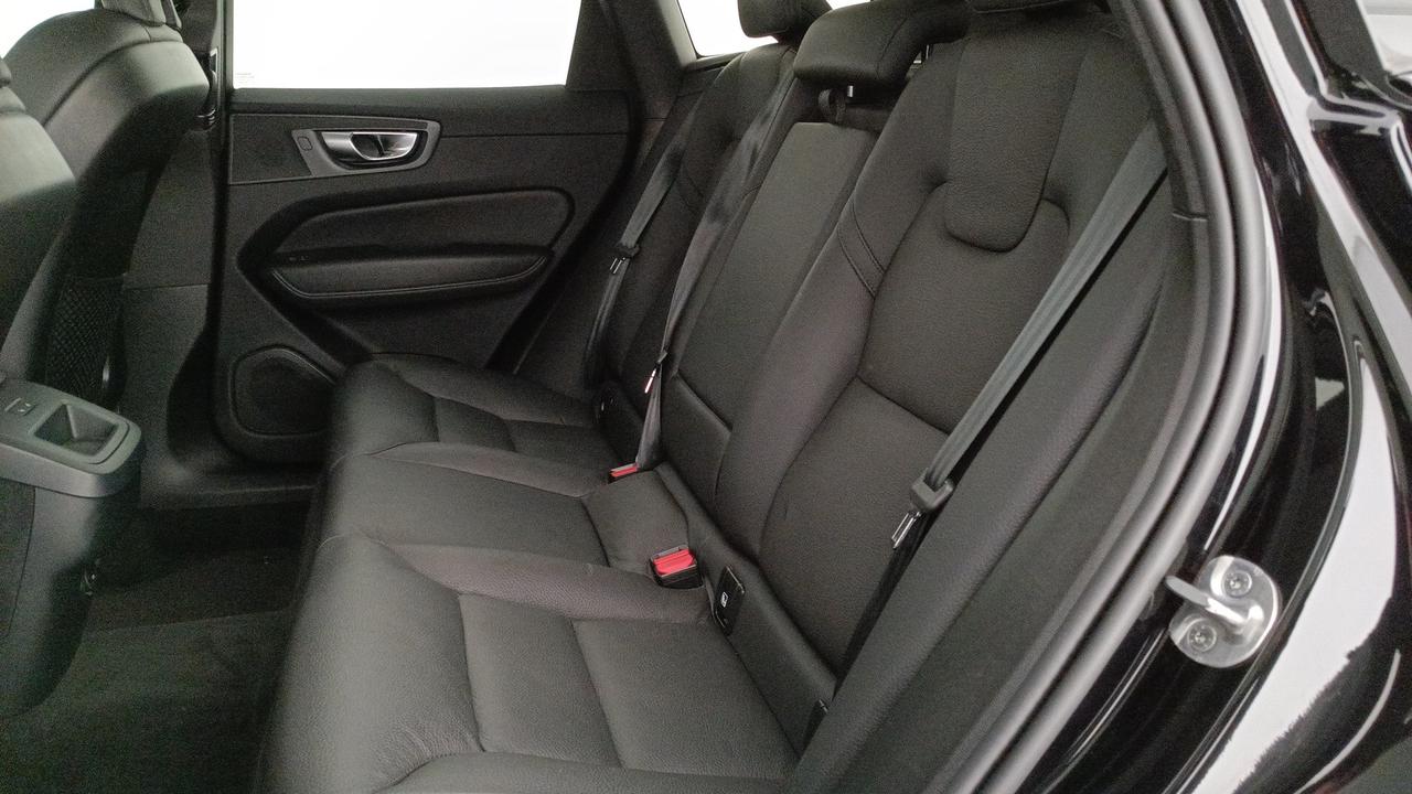 VOLVO XC60 2.0 b4 Plus Dark awd auto