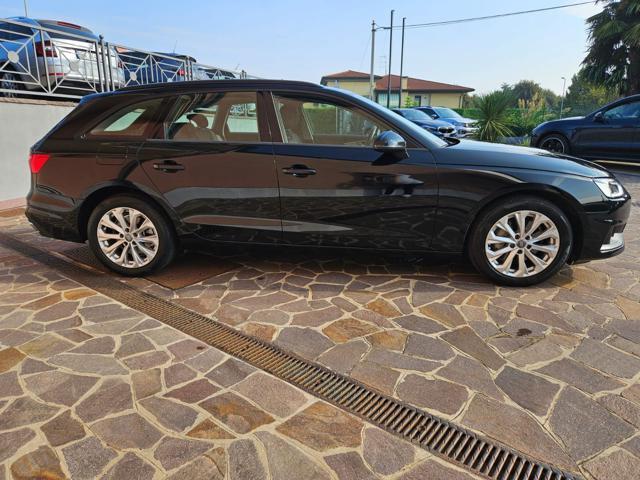 AUDI A4 Avant 40 TDI S tronic Business Advanced