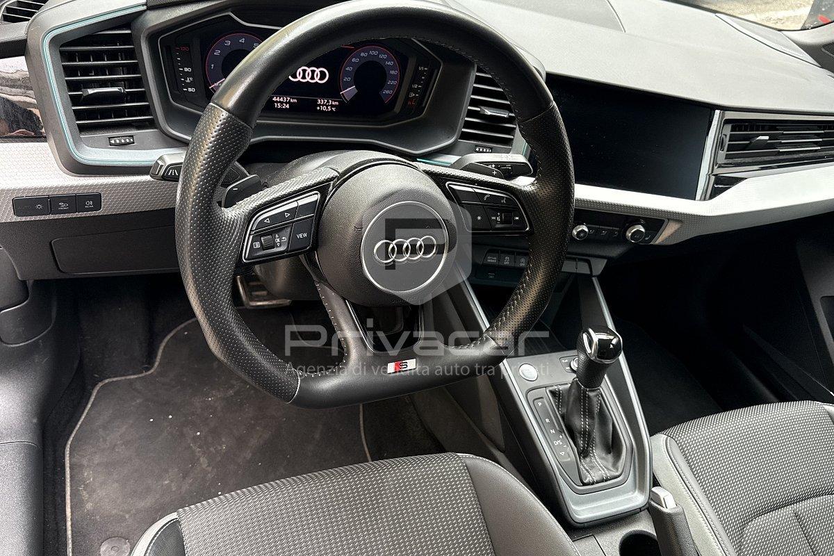 AUDI A1 SPB 40 TFSI S tronic Identity Black