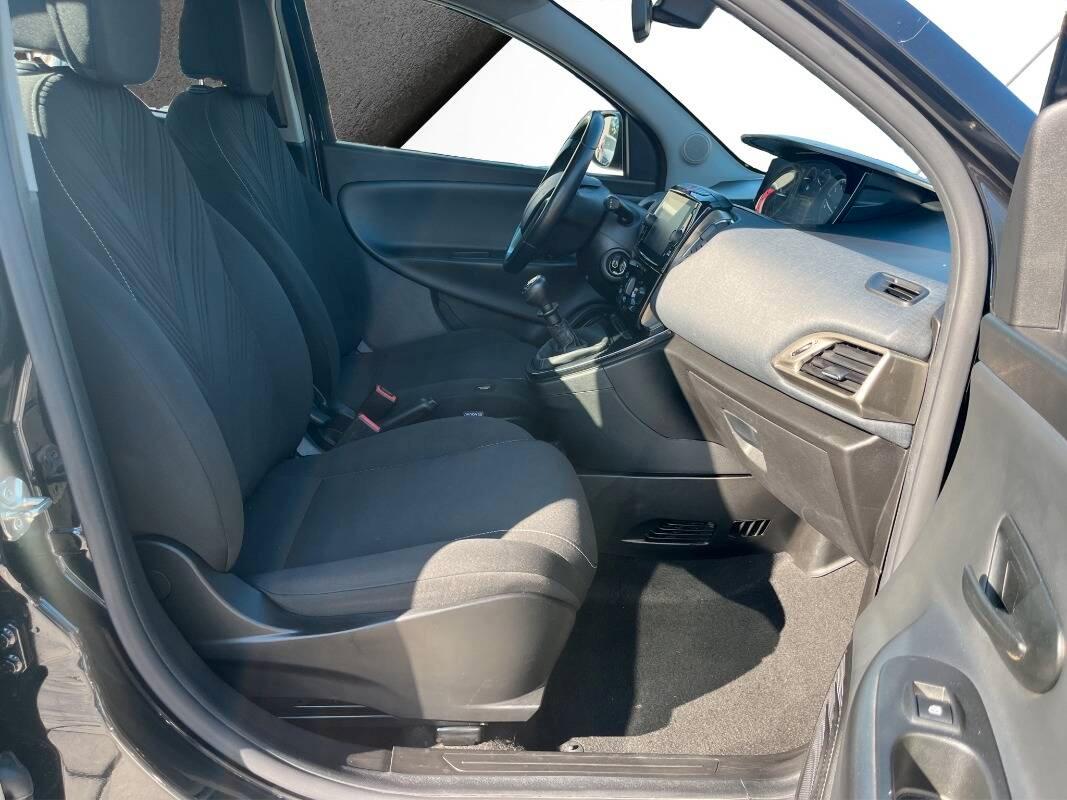 Lancia Ypsilon III 1.0 firefly hybrid Gold s&s 70cv 5p.ti
