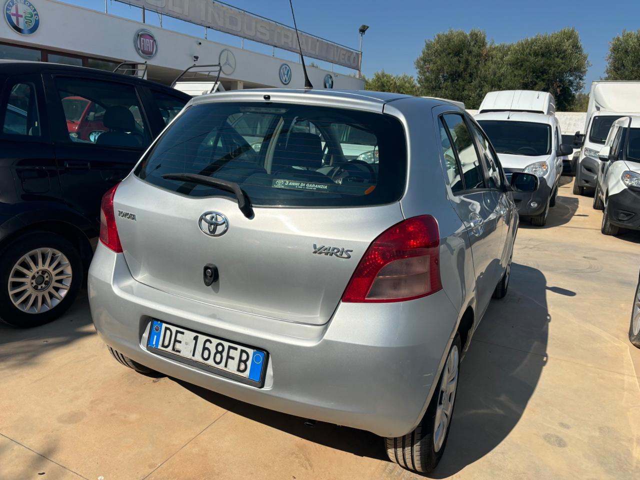 Toyota Yaris 1.0 5 porte Sol