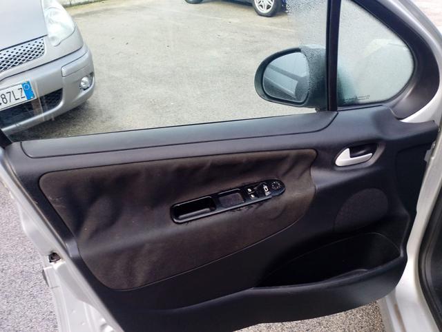 PEUGEOT 207 1.4 HDi 70CV 5p. XT