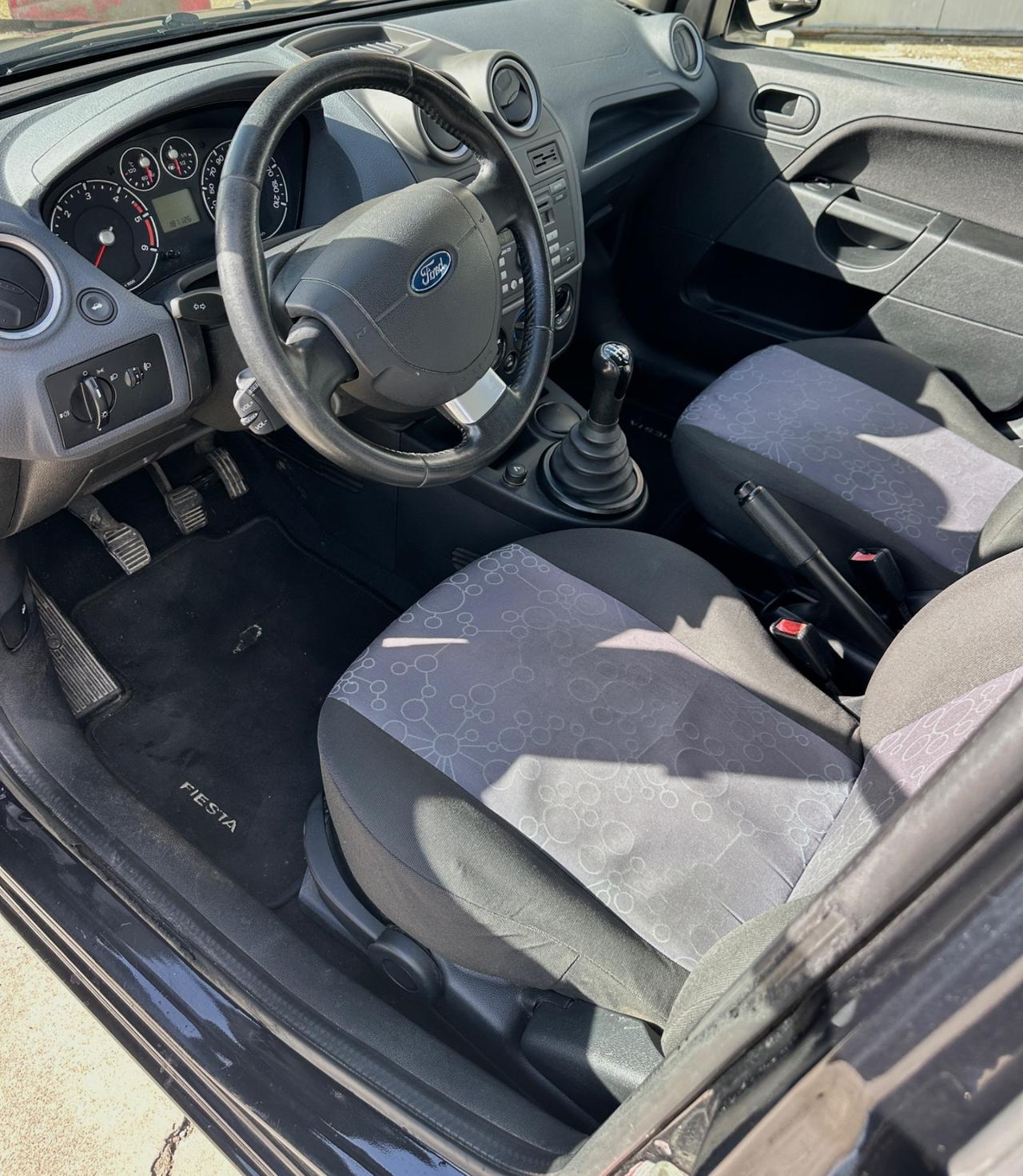 Ford Fiesta 1.4 TDCi 68cv 5p. Ghia NEOPATENTATI