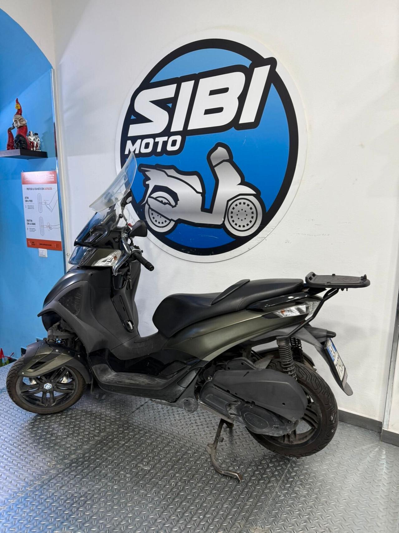 Piaggio MP3 300