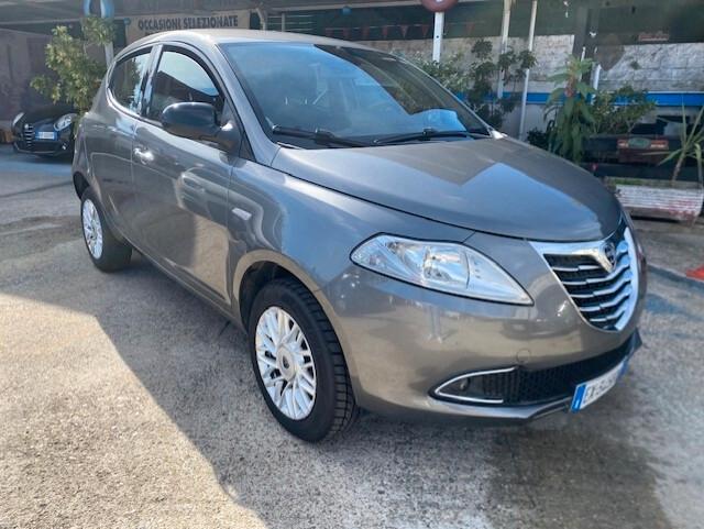 Lancia Ypsilon 0.9 TwinAir 85 CV 5 porte Metano Ecochic Gold