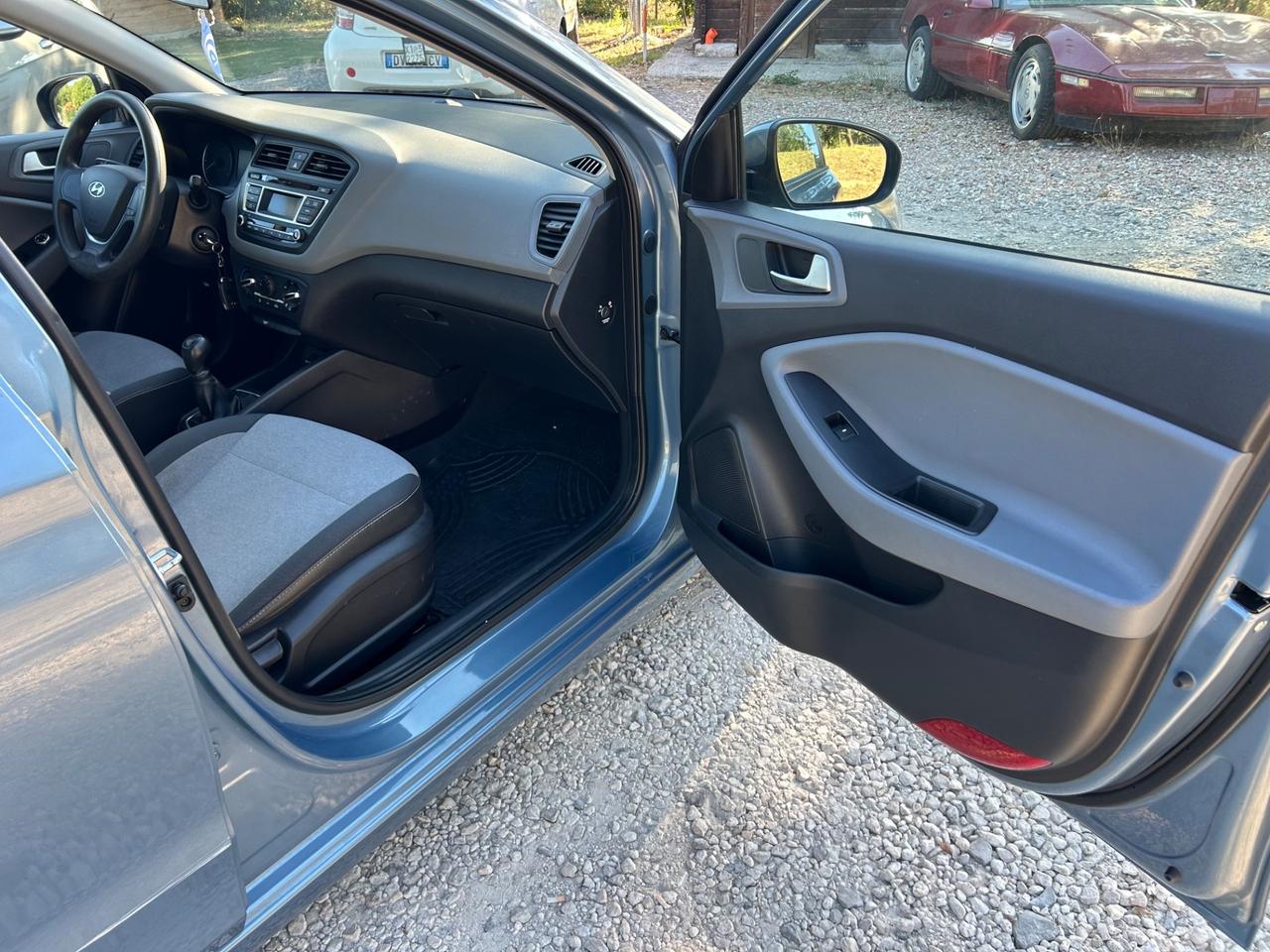 Hyundai i20 1.2 84 CV 5 porte Comfort neopatentati permute