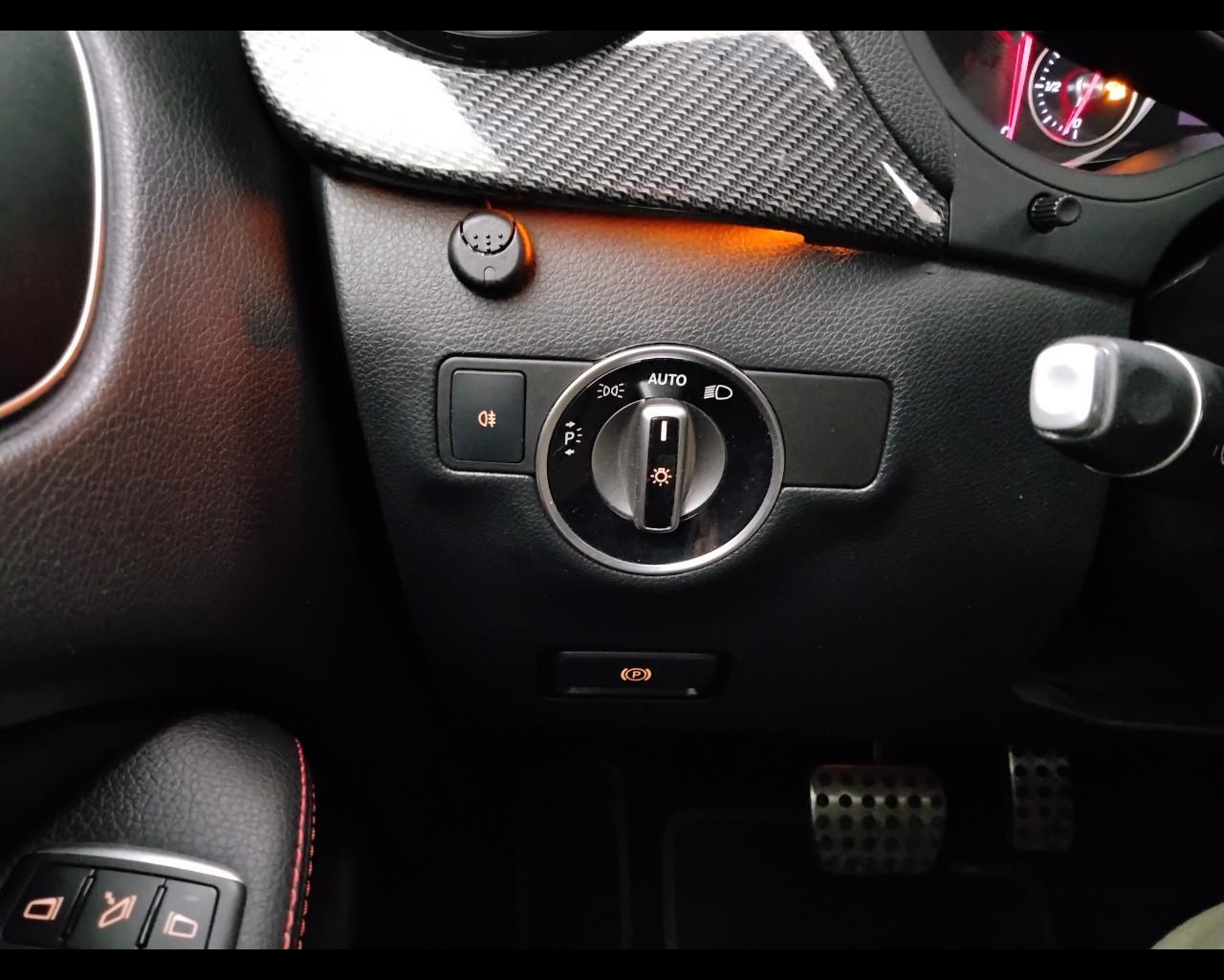 Mercedes-Benz Classe B - T246 - B 200 d Premium Next auto