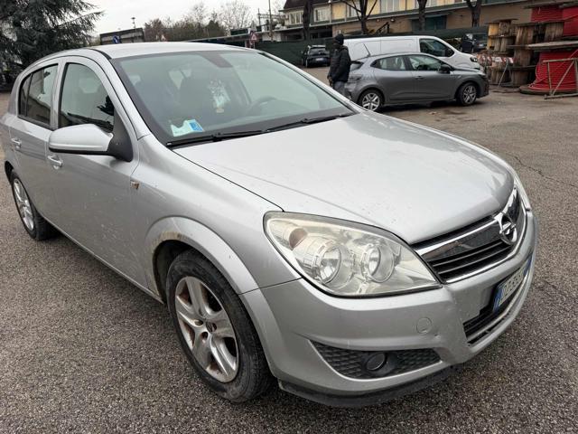 OPEL Astra 1.6 16V Twinport 5P Cosmo senza lavoro da fare