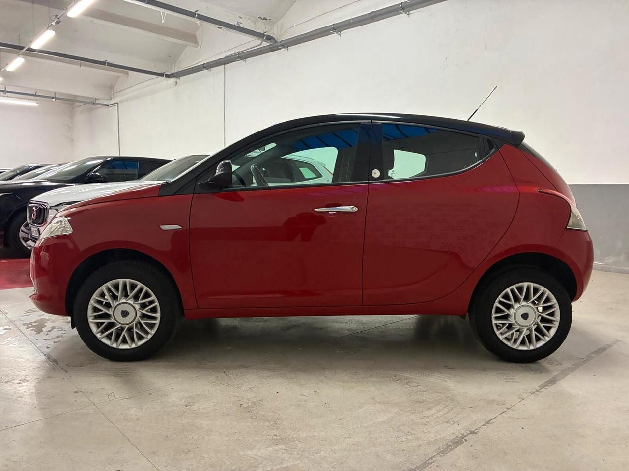 Lancia Ypsilon 0.9 TwinAir 85 CV 5 porte Metano Ecochic Gold