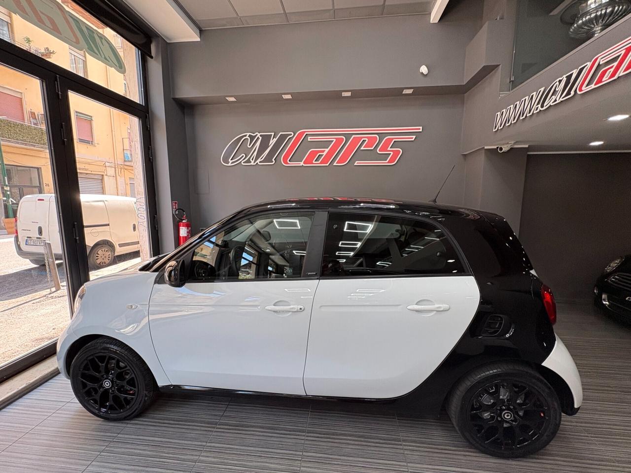 smart forFour 1.0 Twinamic Automatica 71cv Passion ITALIANA