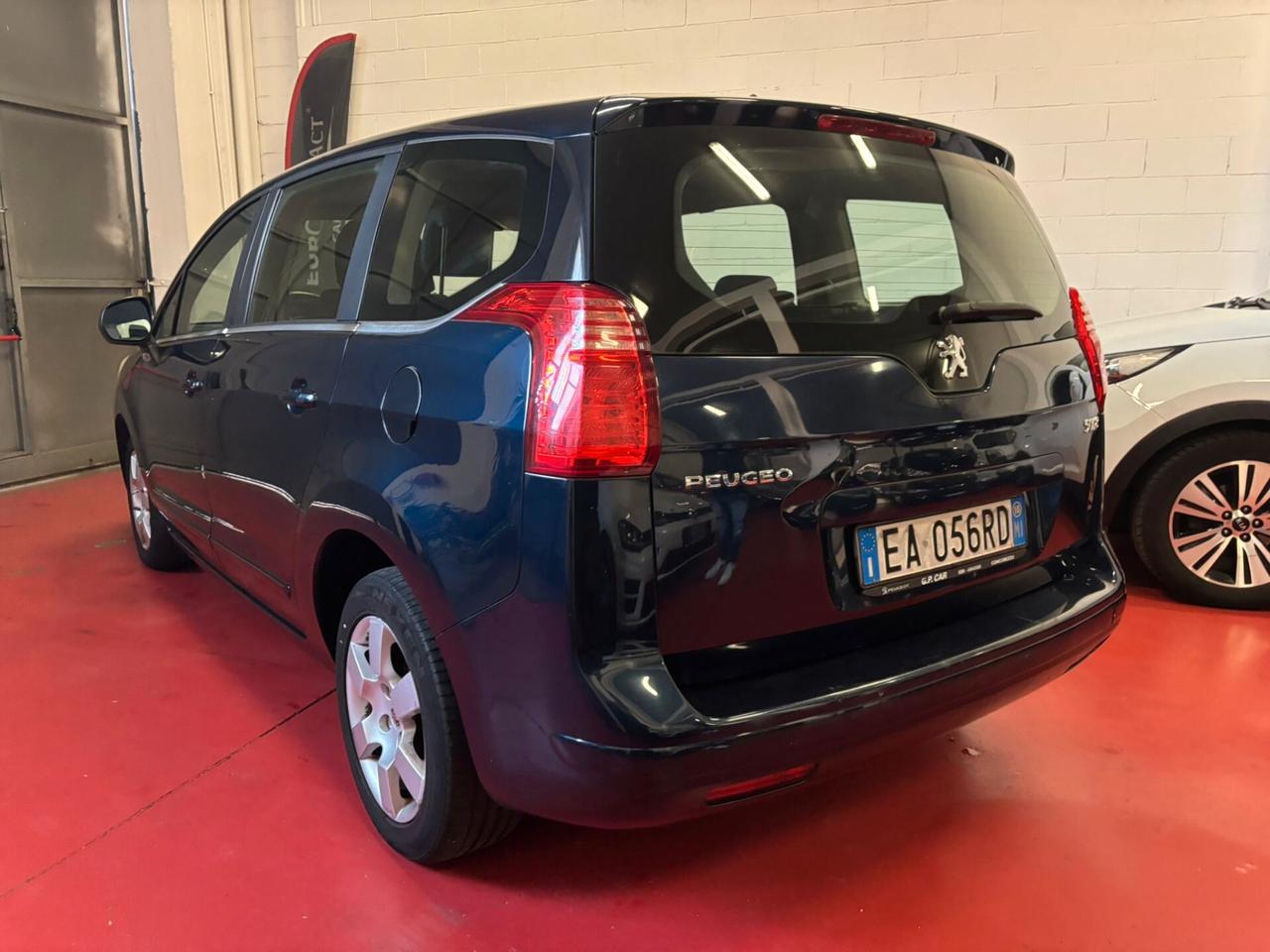 Peugeot 5008 1.6 HDi 110CV Business