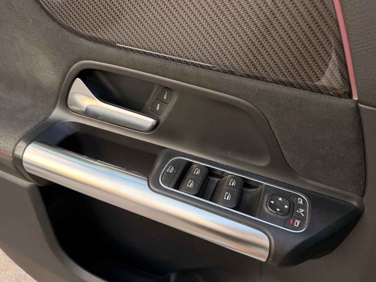 Mercedes-benz B 180 d Automatic Premium AMG KIT LUCI