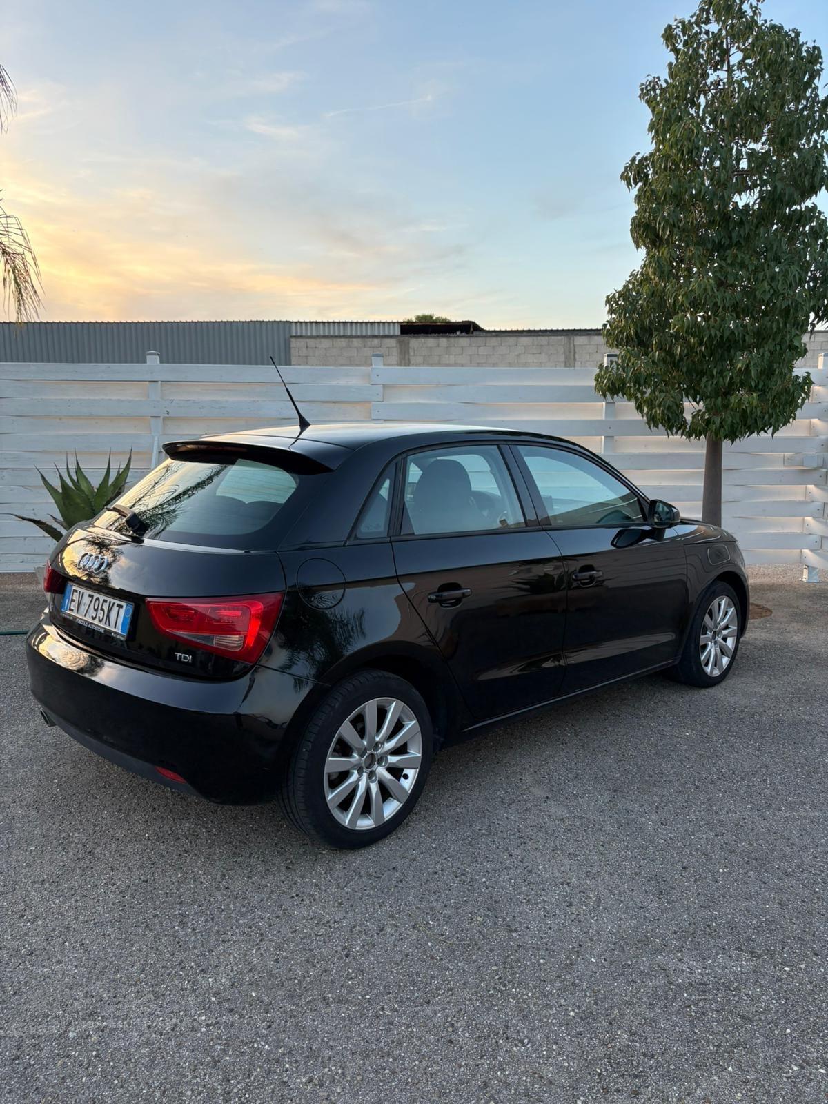 AUDI A1 SPORTBACK 1.6 DIESEL S TRONIC ADMIRED