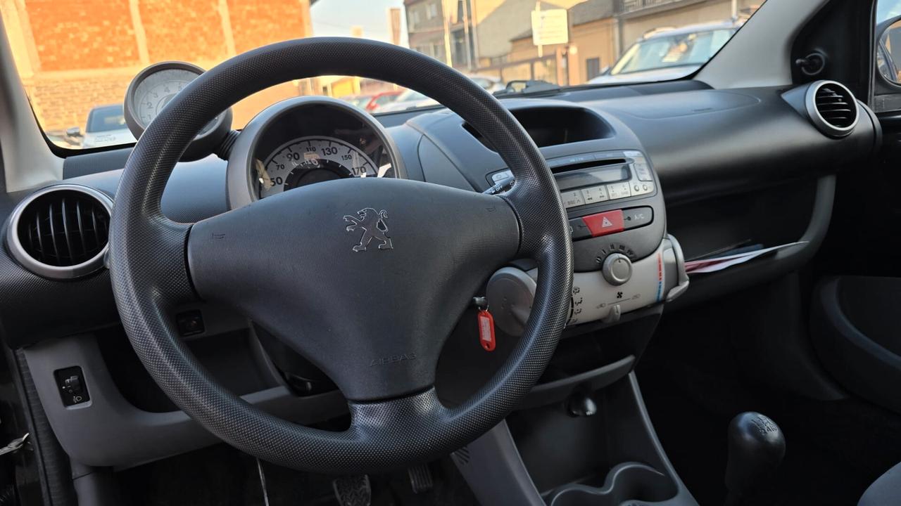 Peugeot 107 1.0 68CV 5p. Plaisir