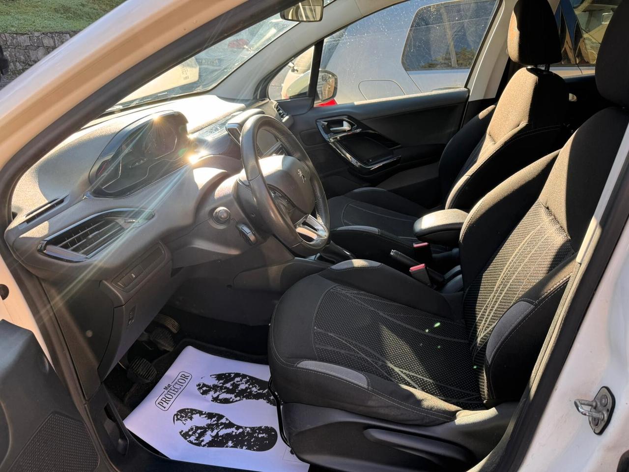 Peugeot 208 1.2 VTi 82 CV 5porte Allure GARANZIA 1 ANNO