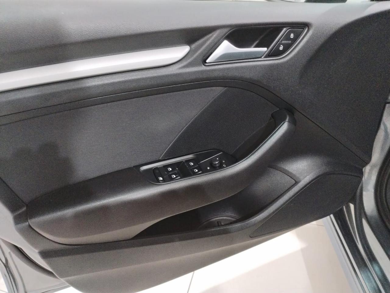 Audi A3 SPB 1.6 TDI clean diesel Attraction Ultra