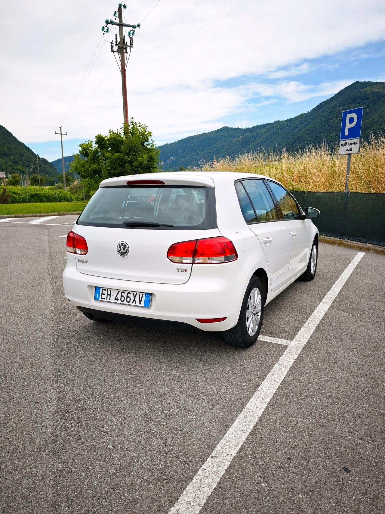 Volkswagen Golf 1.6 TDI DPF 5p. Highline