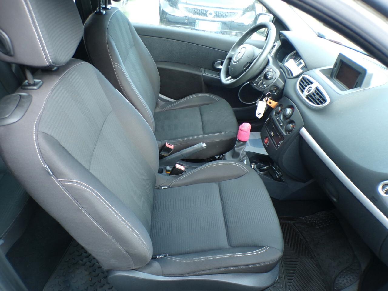 Renault Clio 1.2 16V 3 porte Luxe