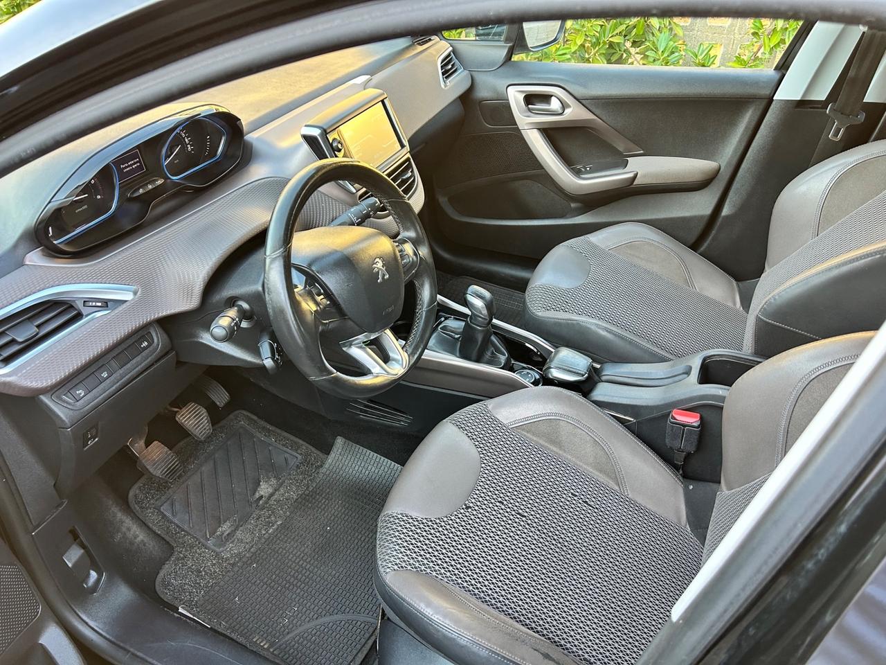 Peugeot 2008 BlueHDi 130 S&S EAT8 Allure