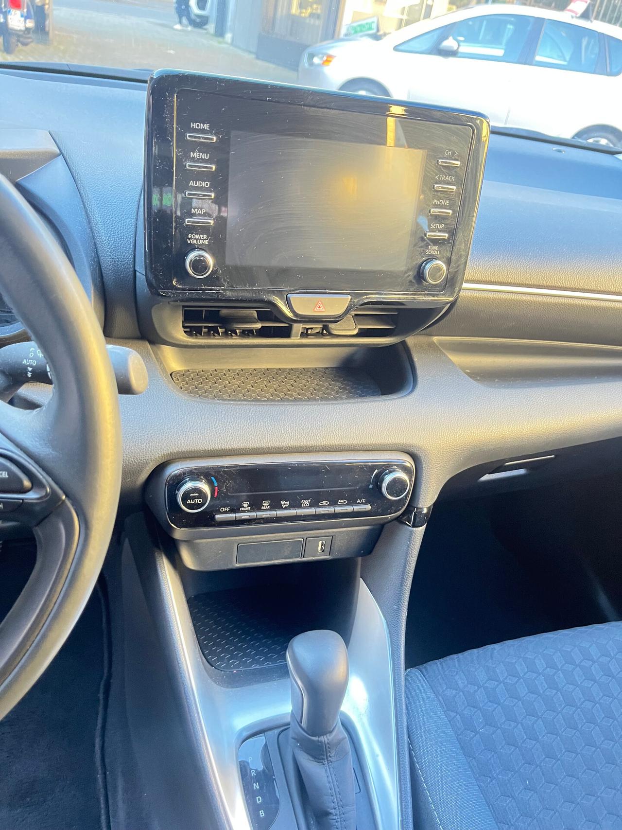 TOYOTA YARIS 1.5 HYBRID (BENZINA/ELETTRICA) - CAMBIO AUTOMATICO - KM 33.446 - ANCHE PER NEOPATENTATI - 2020