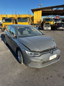 Volkswagen Golf 1.0 eTSI DSG INCIDENTATA